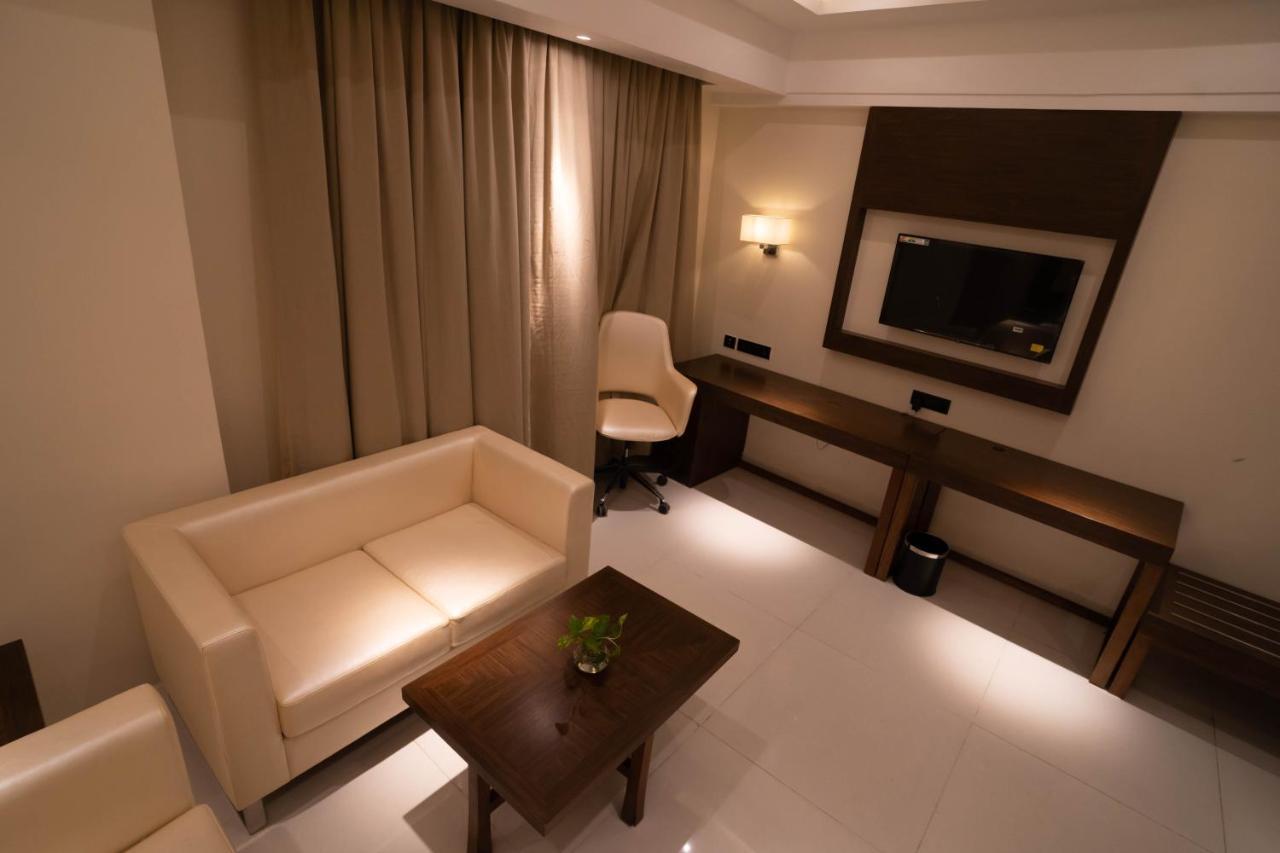 The Parkline Agartala Esterno foto